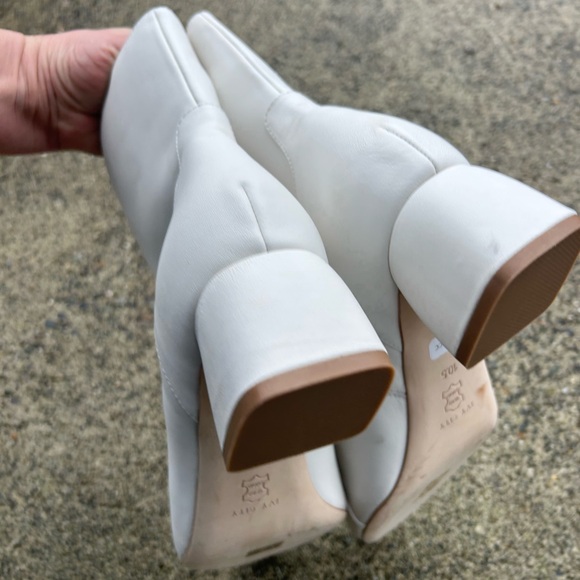 NEW IVY CITY CO White Ankle Boots - Picture 6 of 16